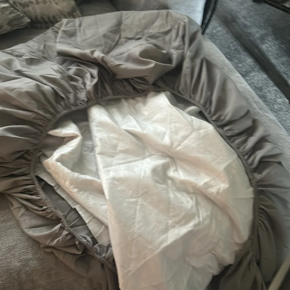 Mattress cover gray twin new never used